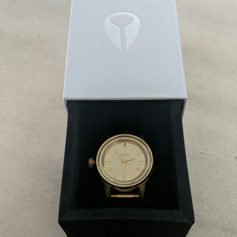 COPY - Nixon Facet 38 Watch All Gold